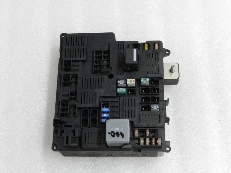 Volvo XC90 II V90 S90 Vadības bloka drošinātāju kārba Fuse BOX 31398003