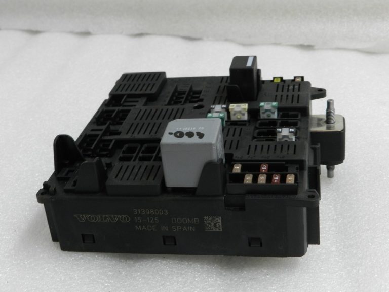 Volvo XC90 II V90 S90 Vadības bloka drošinātāju kārba Fuse BOX 31398003