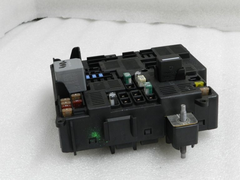 Volvo XC90 II V90 S90 Vadības bloka drošinātāju kārba Fuse BOX 31398003
