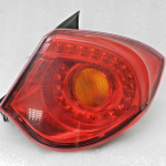 Oriģinālais testētais Alfa Romeo Giulietta 940 aizmugurējais lukturis ārējais labajā pusē 50513612