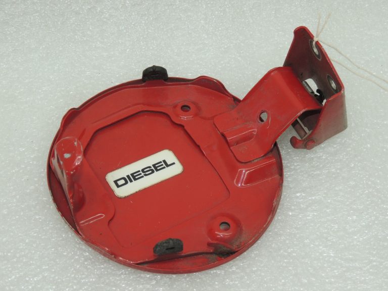 Oriģināls Suzuki Swift I degvielas uzpildes aizbīdnis ZCF BRIGHT RED SLD 64850-63J00