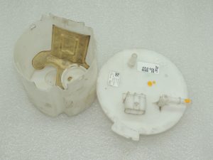 Opel Insignia B 1.5i degvielas sūkņa korpuss 84611859