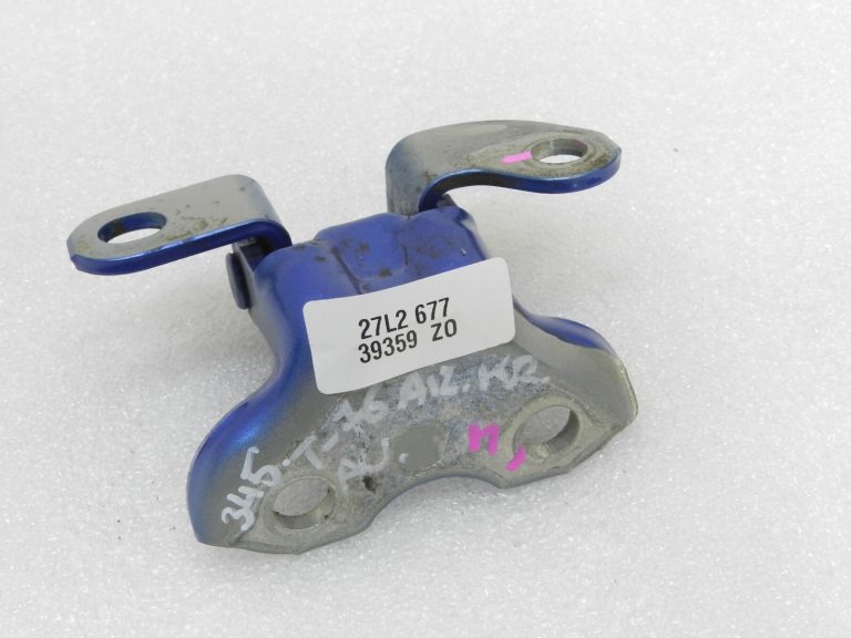 Toyota Yaris P13 Durvju eņģe aizmugurējā kreisā augšējā 8X2 687600D061