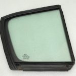 KIA Sportage QL Aizmugures kreiso durvju logs 83533F1000