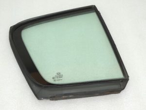 KIA Sportage QL Aizmugurējais labās puses durvju logs 83543F1000