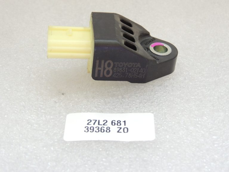 Toyota Yaris P13 Gaisa spilvena sensors 8983102140