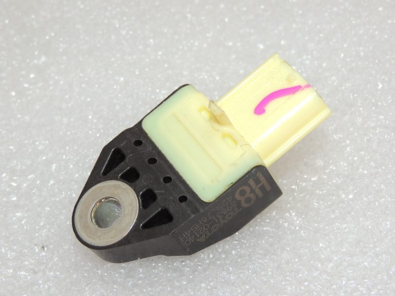 Toyota Yaris P13 Gaisa spilvena sensors 8983102140