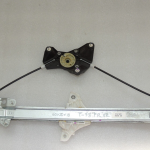Toyota Yaris P13 Logu regulators priekšējais kreisais 69820K0010