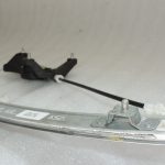 Toyota Yaris P13 Logu regulators priekšējais kreisais 69820K0010