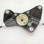 Toyota Yaris P13 Logu regulators priekšējais kreisais 69820K0010