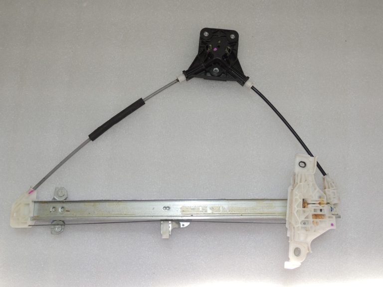 Toyota Yaris P13 Aizmugurējā loga regulators pa labi 69830K0020