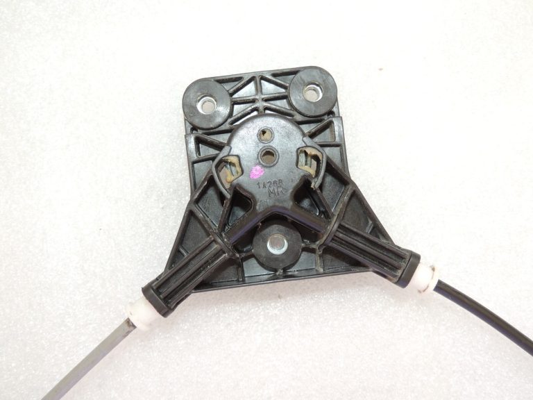 Toyota Yaris P13 Aizmugurējā loga regulators pa labi 69830K0020