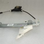 Toyota Yaris P13 aizmugurējais kreisais loga regulators 69840K0020