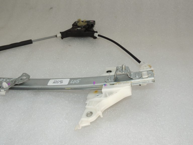 Toyota Yaris P13 aizmugurējais kreisais loga regulators 69840K0020