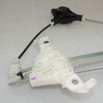 Toyota Yaris P13 aizmugurējais kreisais loga regulators 69840K0020