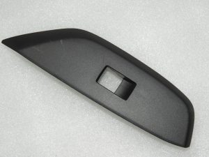 Toyota Yaris P13 Logu slēdža vāks priekšējais labais 74231K0080