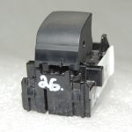 Toyota Yaris P13 Logu slēdzis priekšējais labais 8481002260