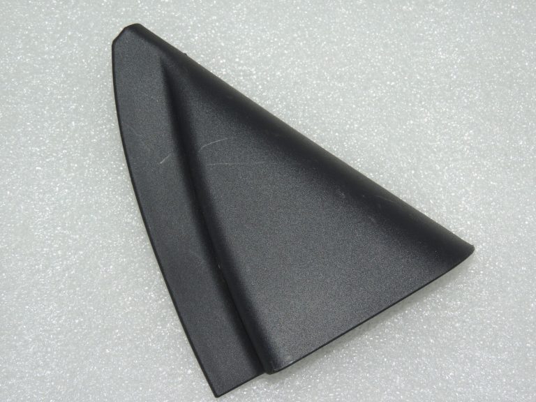 Toyota Yaris P13 Aizmugures kreiso durvju līstes 67674K0020