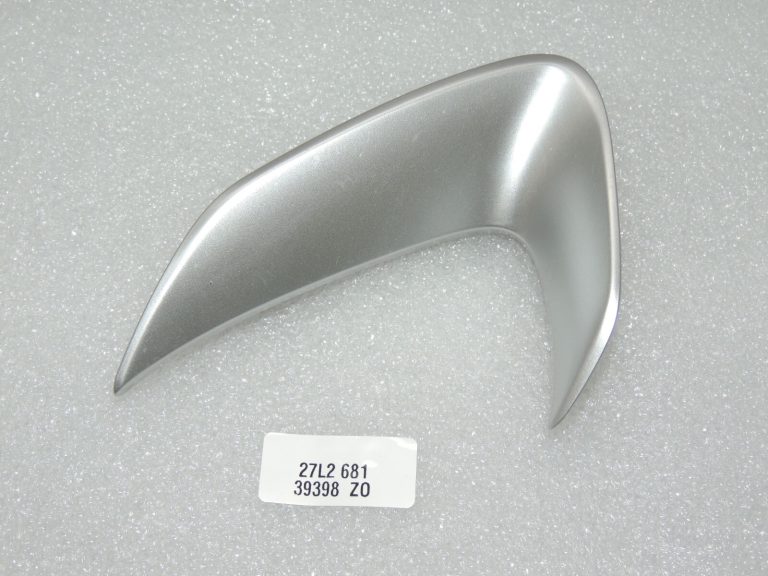 Toyota Yaris P13 durvju vāks priekšējais labās puses 67655K0050C2