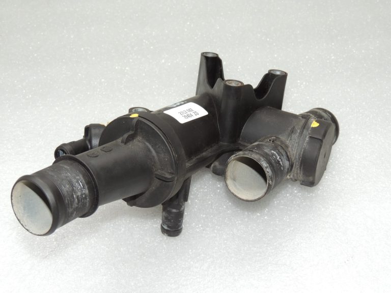 Ford Kuga I 2.0TDCi termostata korpuss 1373385 3M5Q-8A586-CA