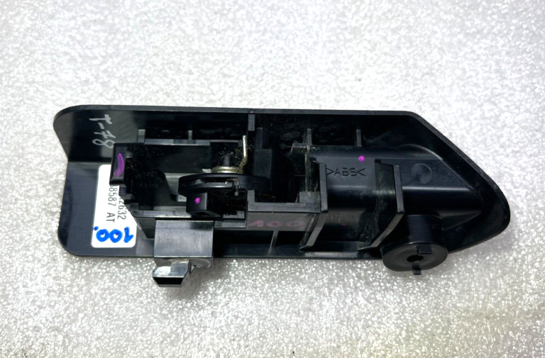 Toyota Yaris IV (XP210) Rokturis degvielas uzpildes vāka atvēršanai 7730612020