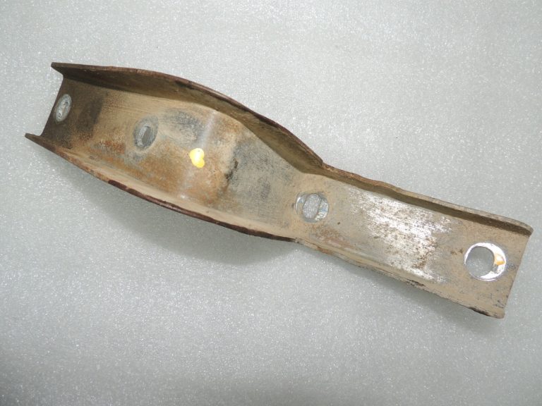 Ford Ranger P375 Pakāpiena kronšteins priekšējais labais kreisais 2262896