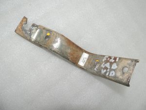 Ford Ranger P375 Pakāpiena kronšteins centrālais labais kreisais 2262896