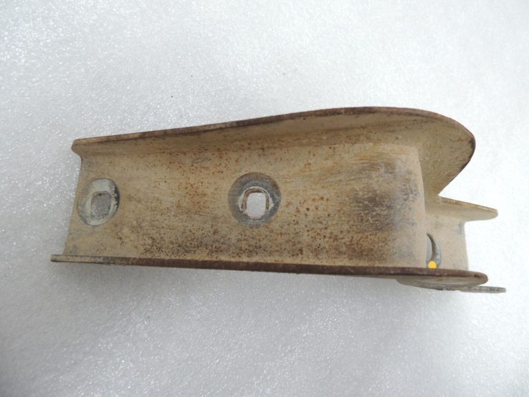Ford Ranger P375 Pakāpiena kronšteins aizmugurējais labais kreisais 2262896