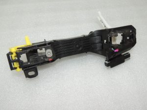 Toyota Avensis T27 Держатель ручки наружной двери задней правой 6920305042