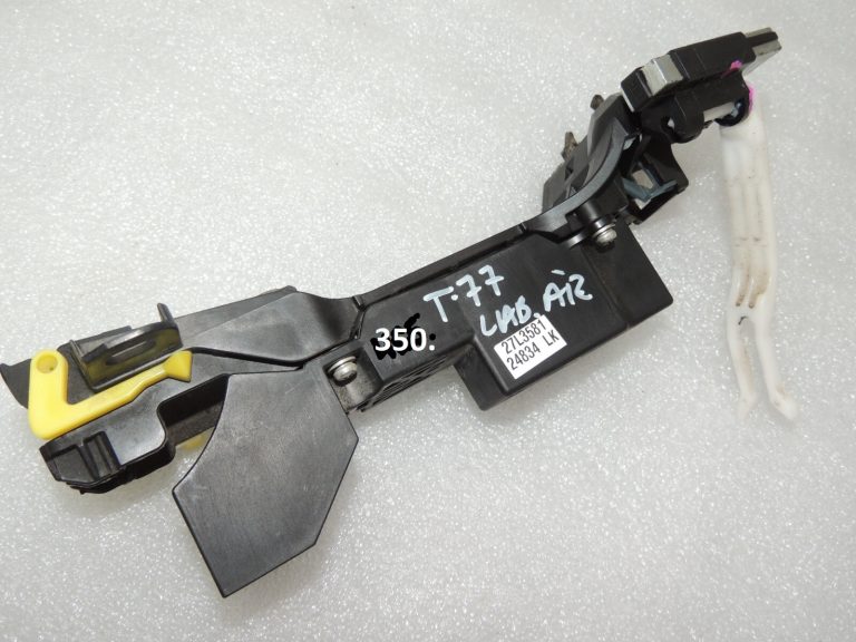 Toyota Avensis T27 Ārējo durvju rokturu turētājs Aizmugurējā labajā pusē 6920305042