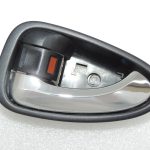 Toyota Avensis T27 Interjera durvju rokturis hromēts kreisais 6920605051