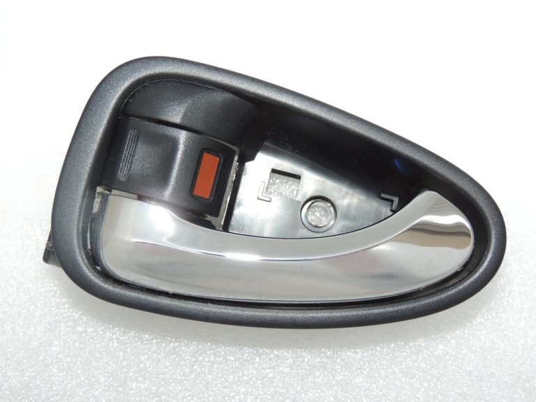 Toyota Avensis T27 Interjera durvju rokturis hromēts kreisais 6920605051
