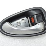 Toyota Avensis T27 Iekštelpu durvju rokturis hromēts labajā pusē 6920505051
