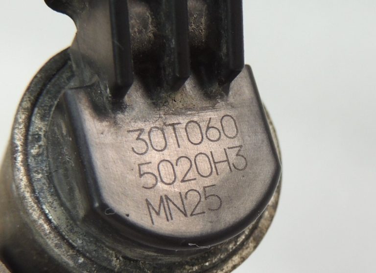 Oriģināls Toyota 1.6 1.8i 2.0 2ZR-FAE Izplūdes gāzu solenoīda vārsts 153300T060