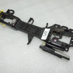 Toyota Avensis T27 R2 Ārējo durvju rokturu turētājs priekšējais labais 6920105042