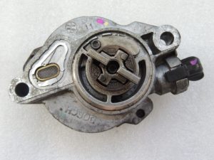 Ford Fiesta WT 1.6 TDCi Vacuum pump 1487860 3M5Q-2A451-AE