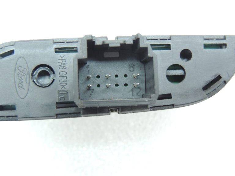 Ford Focus III aizmugurējā stikla apsildes slēdzis 1817665 AM5T-18K574-AB AM5T18K574AB