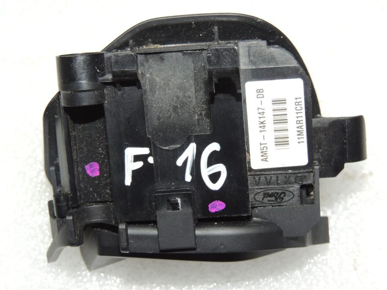 Ford Focus III Radio tālvadības pults svira 1779156 AM5T-14K147-DB