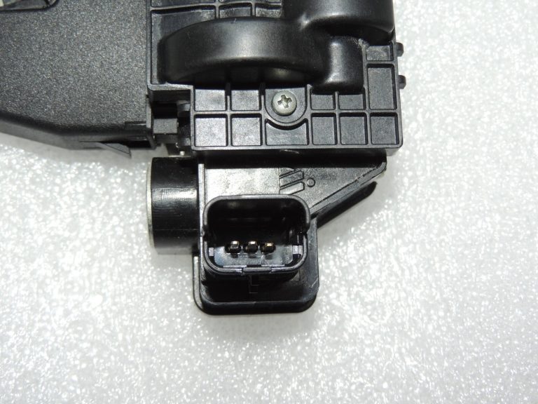 Citroen C3 II SC aizmugurējo durvju slēdzene 9684648680 8719F8