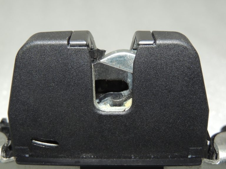 Citroen C3 II SC aizmugurējo durvju slēdzene 9684648680 8719F8