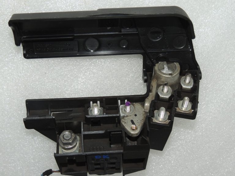 VW Audi akumulatora pārslodzes aizsardzības centrālais drošinātājs 8J0915459