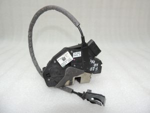 Ford Focus III Замок двери передней левой 2067563