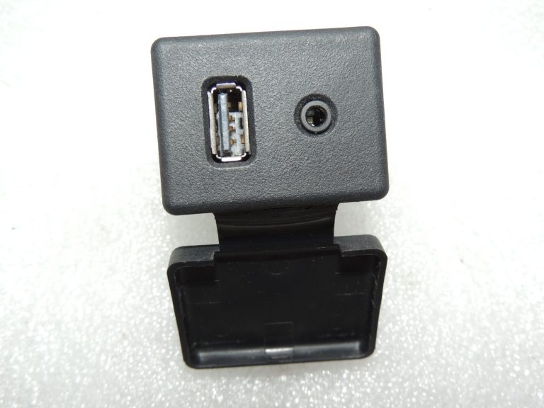 Opel Vauxhall Mokka J13 USB AUX savienojuma ligzda 20874710