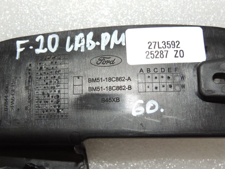 Ford Focus III vāks augstfrekvences skaļruņa priekšējais labais 1885477