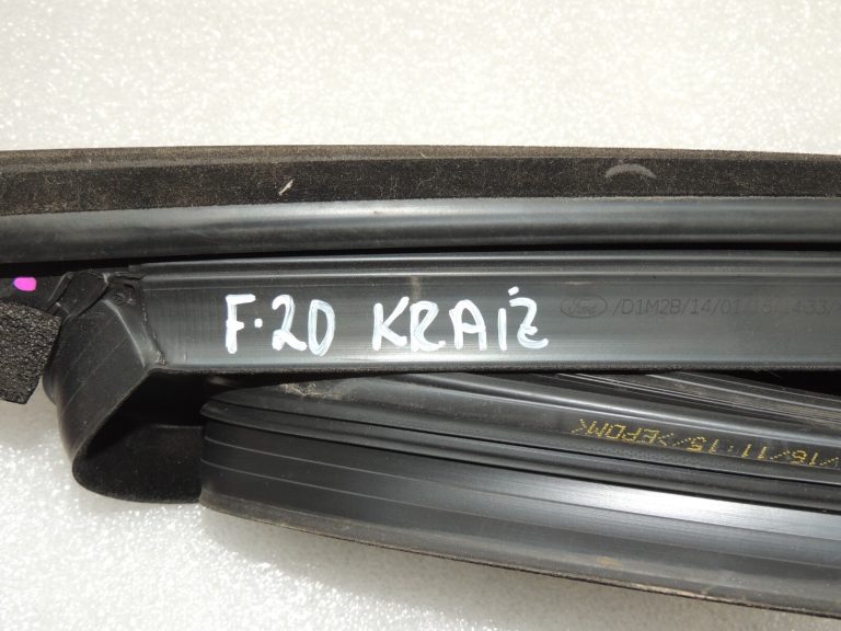 Ford Focus III Aizmugurējā kreisā stikla blīvējums 1787049