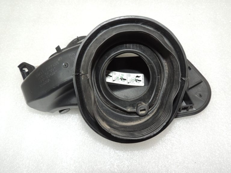 Ford Focus III degvielas uzpildes vāka eņģe degvielas aizbīdnis 1768207