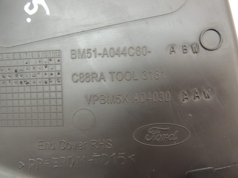Ford Focus III priekšējā labā paneļa apdare 1712593
