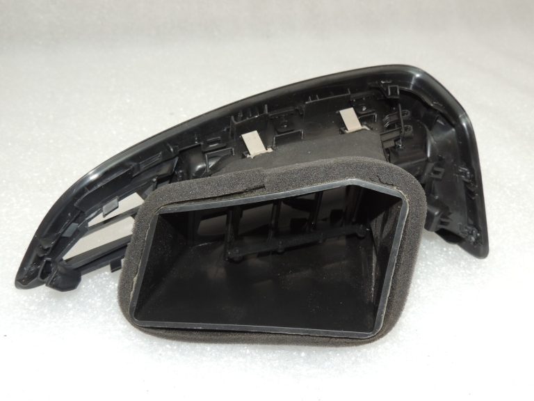Ford Focus III Gaisa ventilācijas atveres priekšējā labā 1903521