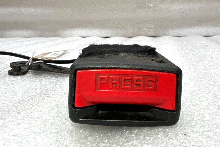 Citroen C4 Grand Picasso Aizmugurējās labās drošības jostas sprādzes 9681543677