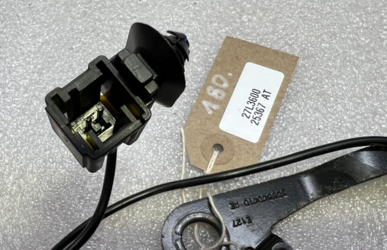 Citroen C4 Grand Picasso Aizmugurējās labās drošības jostas sprādzes 9681543677